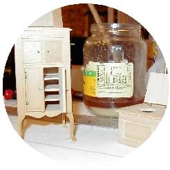 Artisans of 1/12 scale miniatures & dollhouses